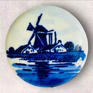 VTG Delfts Holland Windmill Pin Vintage Blue White Porcelain Round Signed Delfts